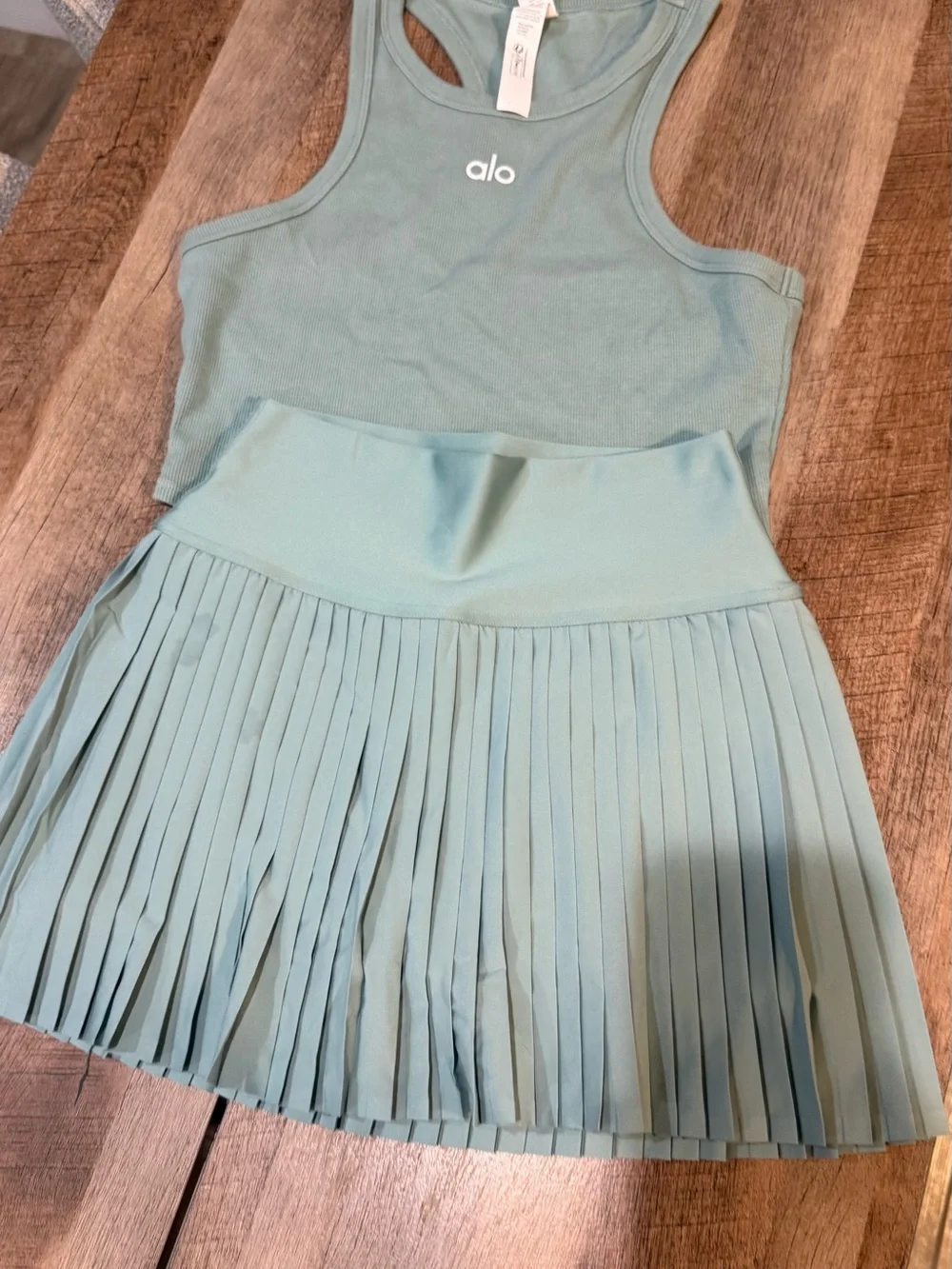 ALO Yoga matching tank